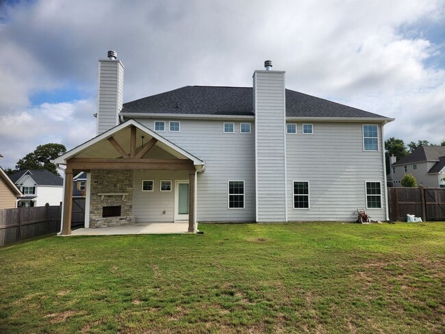 Building Photo - 311 Shoshone Cir