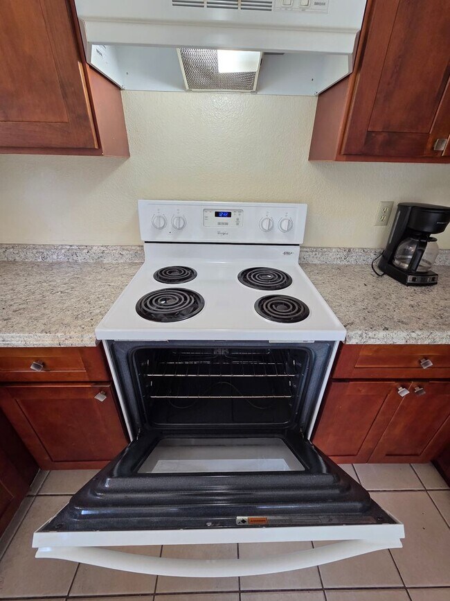 Building Photo - 425 Kawailoa Rd