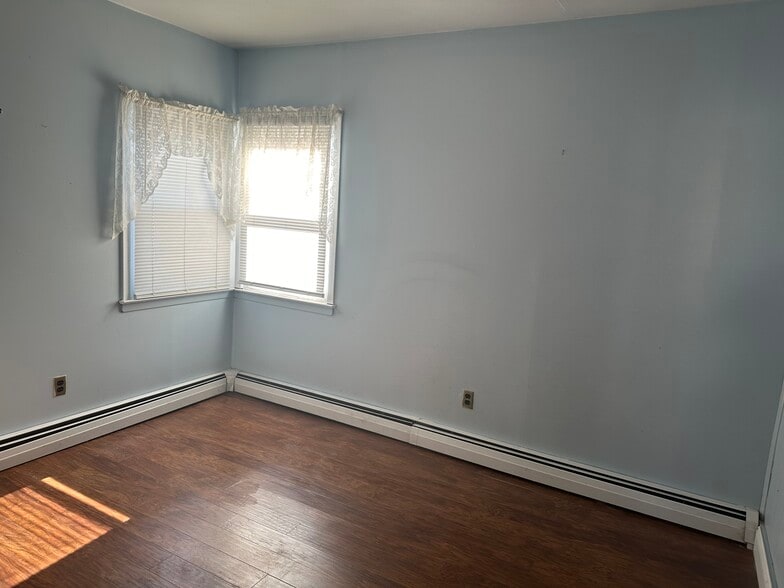 Building Photo - 8 Bunting Ln