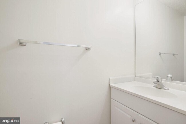 Building Photo - 6515 Field Master Dr