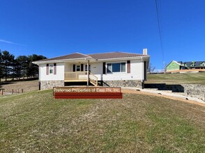 Building Photo - 160 Majestic Cir