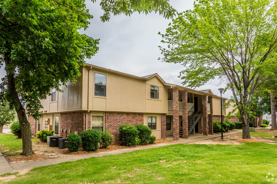 Building Photo - Meadow Lake Apartments