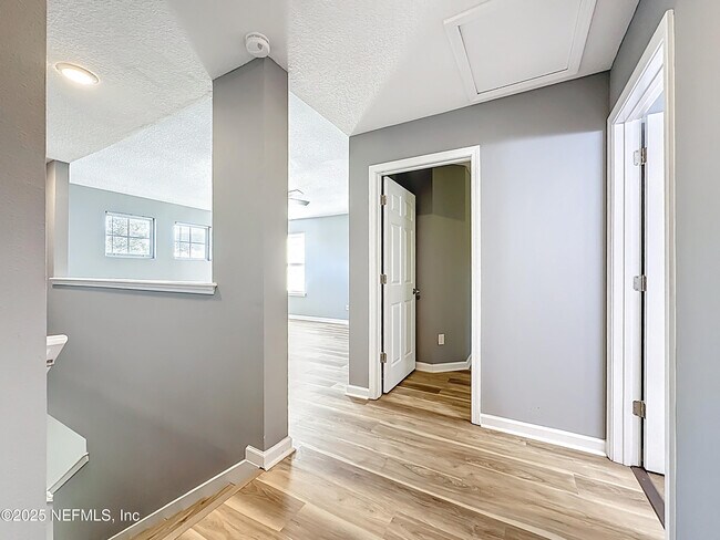 Building Photo - 243 Buck Run Way