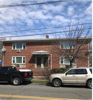 Building Photo - 139 Grove St