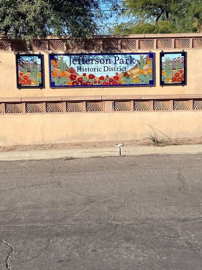 Building Photo - Linden1416