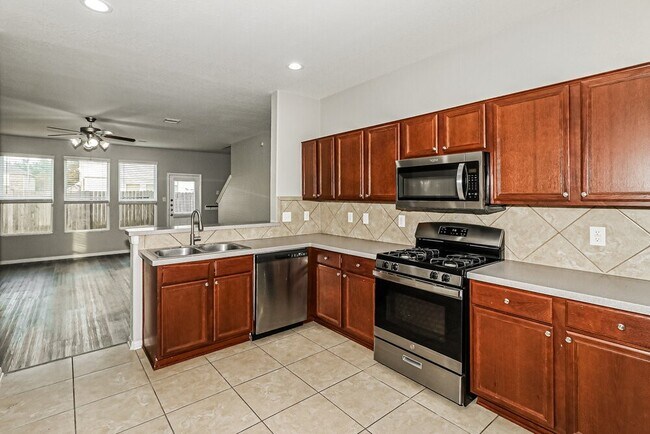 Building Photo - 17818 Aveleigh Ln