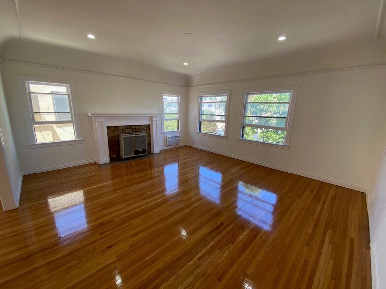 Building Photo - 241 S New Hampshire Ave