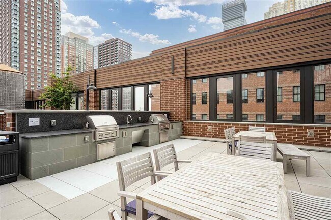 Building Photo - 10 Provost St