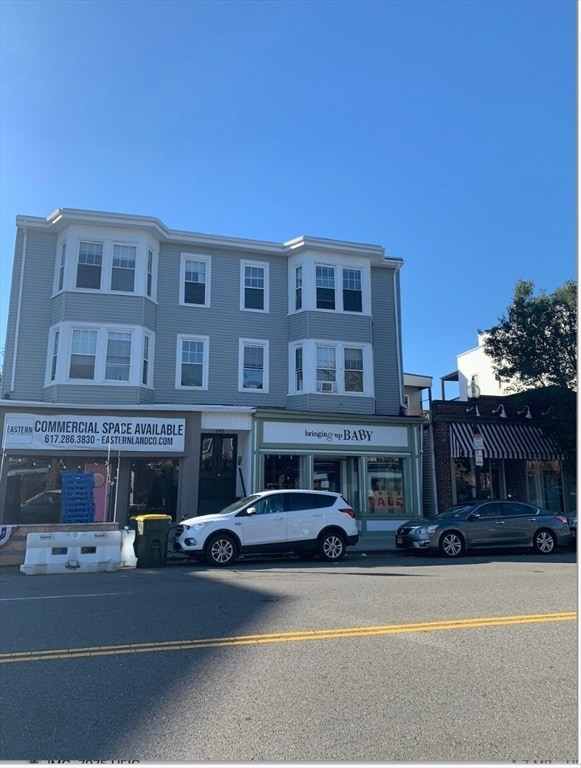 Building Photo - 663 E Broadway