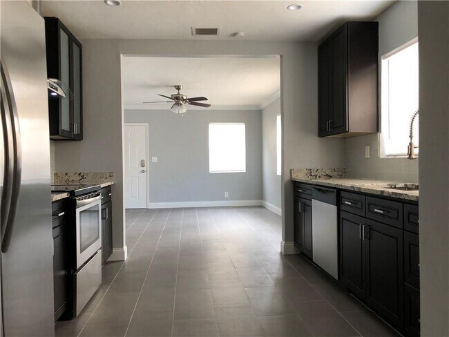 Building Photo - $2,690
