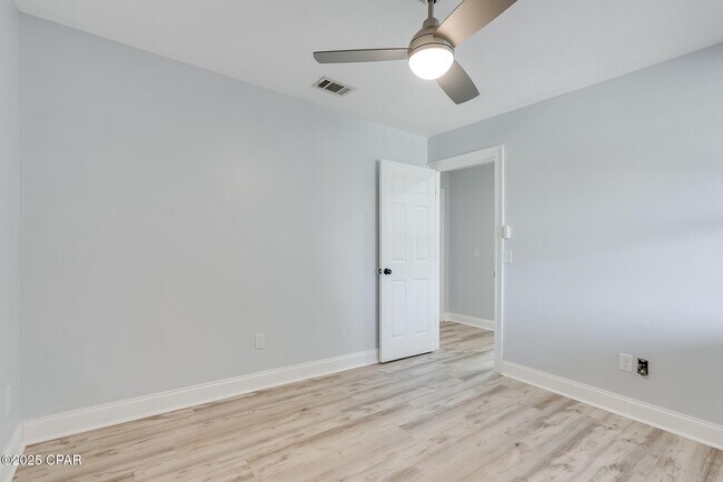 Building Photo - 1307 Calabria Rd