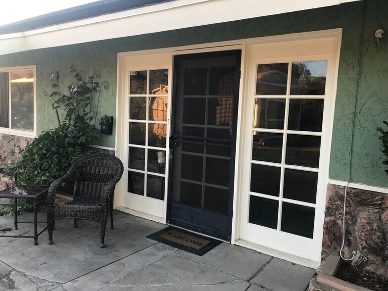 private entrance - 15691 Wendell Park Dr