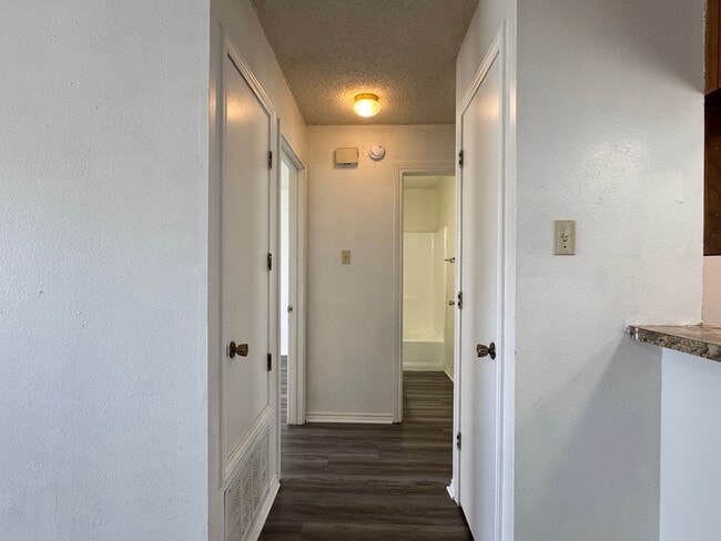 Building Photo - 3242 Stoneridge Dr