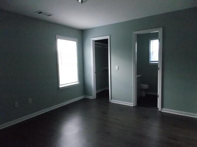 Building Photo - FALL 2026-2086 Gabbies Run