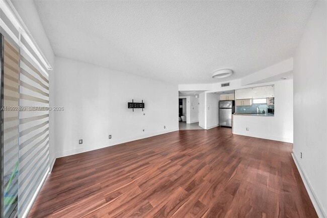 Building Photo - 8290 Lake Dr