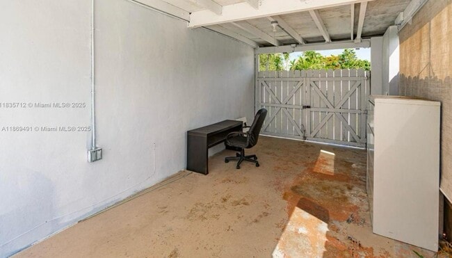 Building Photo - 9915 Nicaragua Dr
