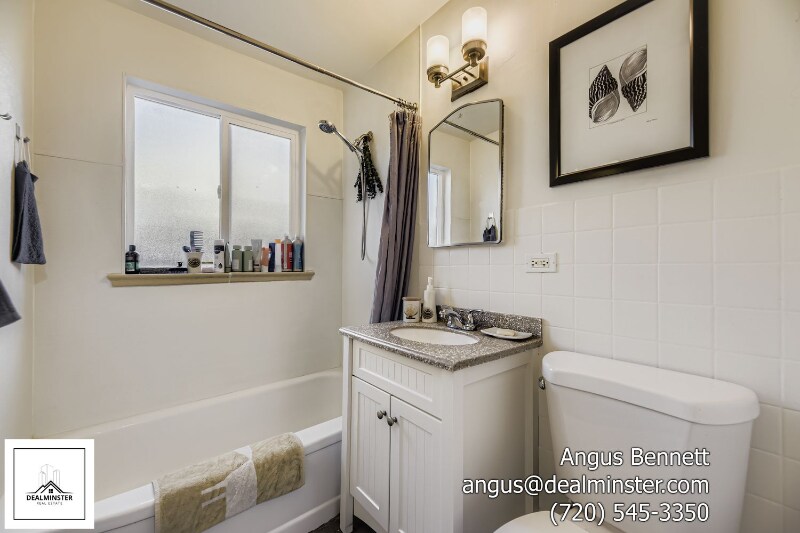 Building Photo - 1265 Jasmine St