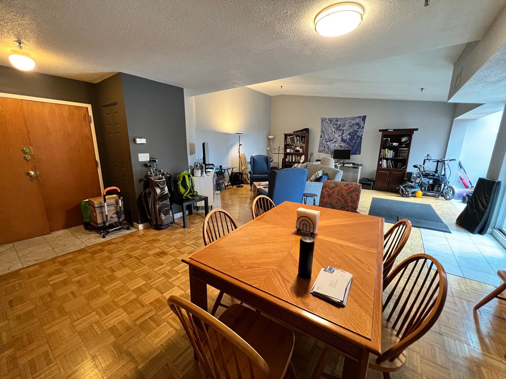 Building Photo - 147 Kelton St