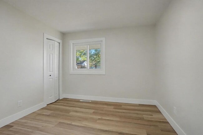 Building Photo - 83 Brookhaven Dr