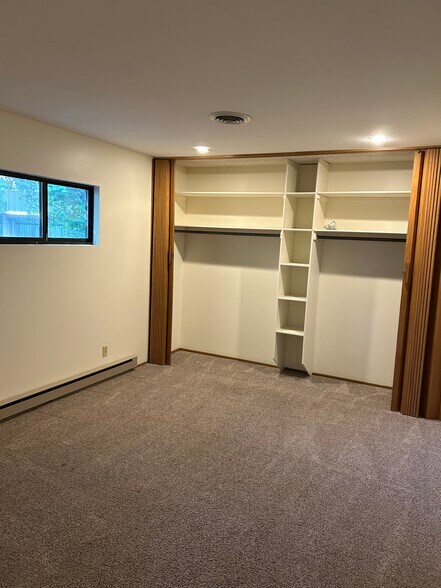 2nd BR & closet - 1115 Rantoul St