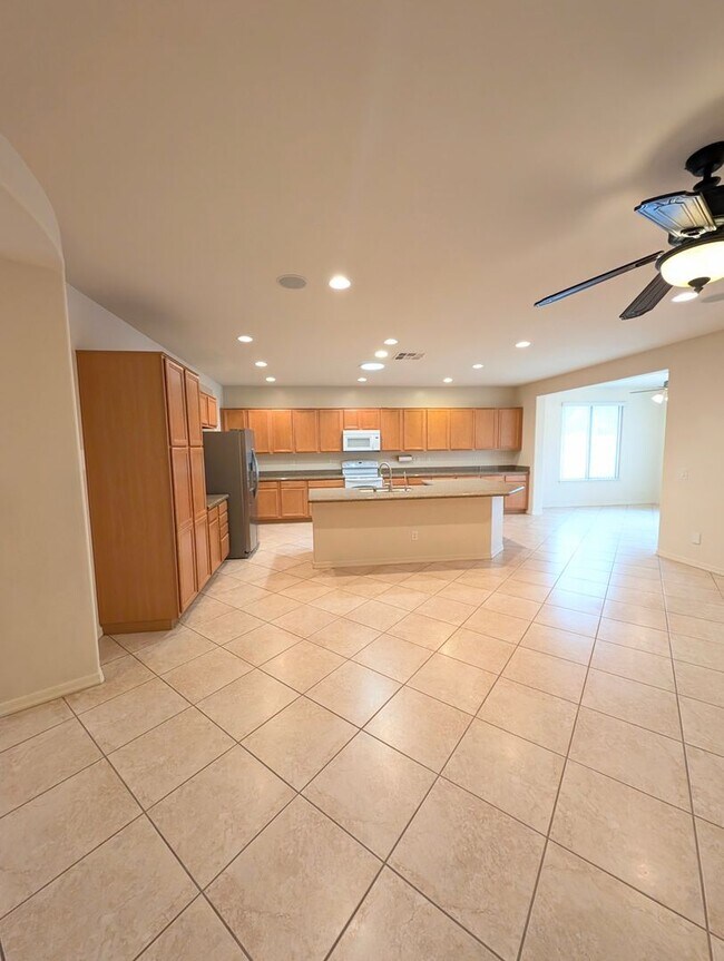 Building Photo - AVAILABLE NOW IN GREAT CHANDLER LOCATION!!!