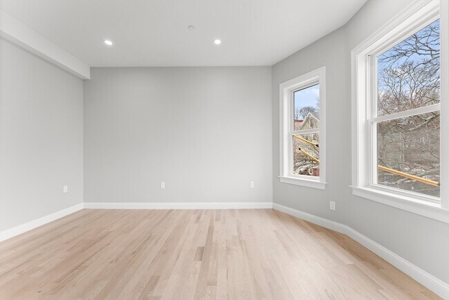 Building Photo - 23 Dewolf St