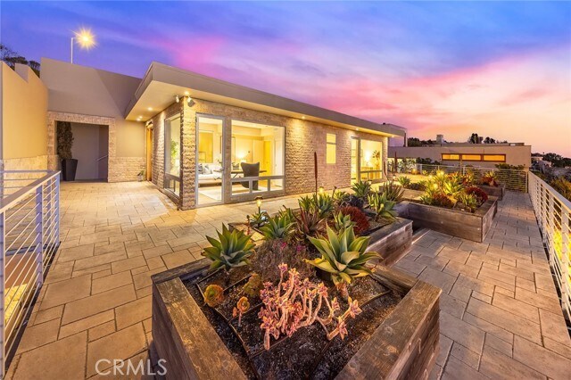 Building Photo - 3355 Alta Laguna Blvd