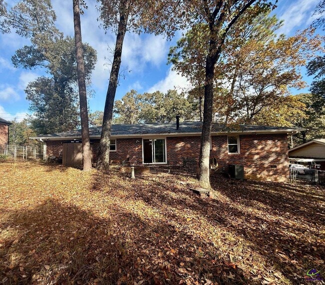 Building Photo - 519 Arrowhead Trl