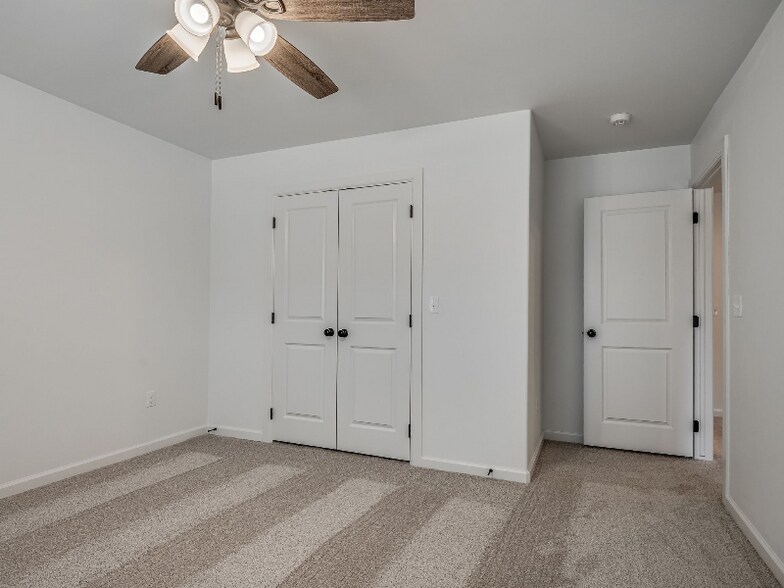 Building Photo - 8322 Robin Wy