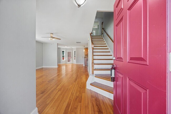 Building Photo - Beautiful 4-Bedroom, 3-Bath House