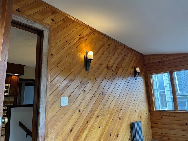 Building Photo - 42 School St