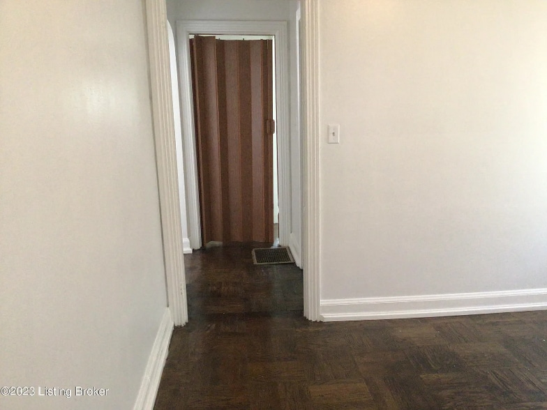 Building Photo - 323 N 38th St