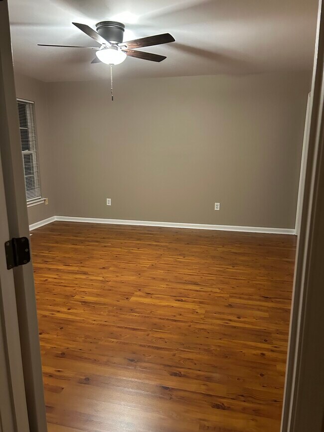 Building Photo - 349 Superior Rd