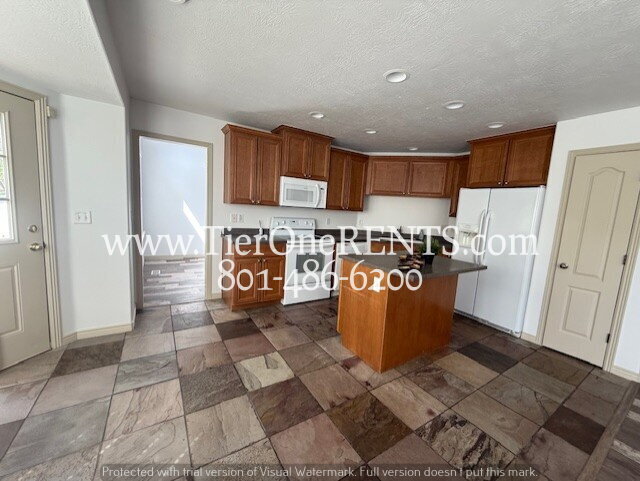Building Photo - NO DEPOSIT option available for qualified renters!