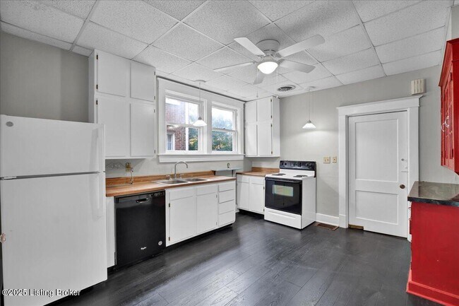 Building Photo - 2059 Alta Ave