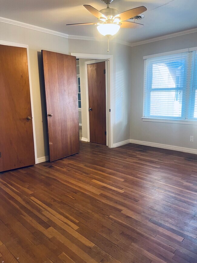 Building Photo - 2013 S Milam St