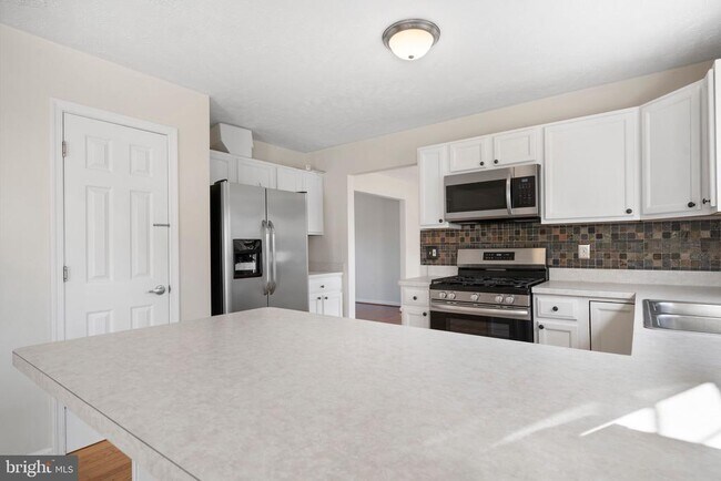 Building Photo - 21443 Hillary Ct