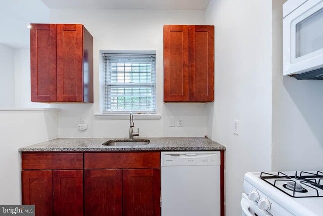 Building Photo - 545 Christian St