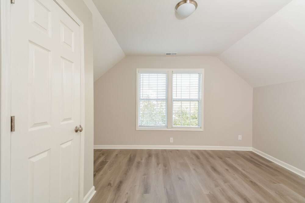 Building Photo - 805 Wallridge Dr