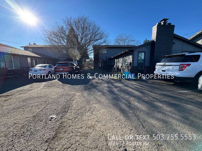 Building Photo - 9624 SE Foster Rd