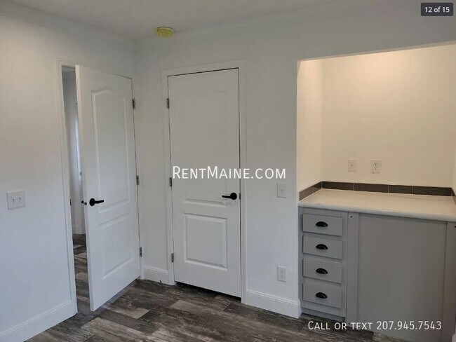 Building Photo - 516 SE 4th St