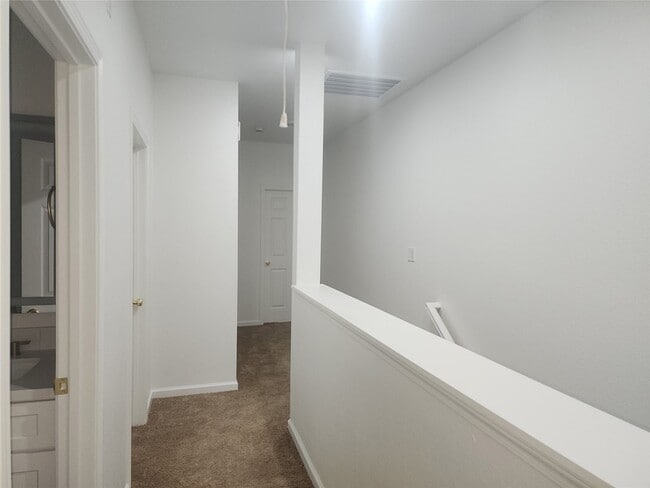 Building Photo - 6719 Roanoke St