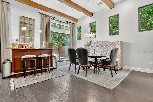 Building Photo - 8311 Via Vittoria Way