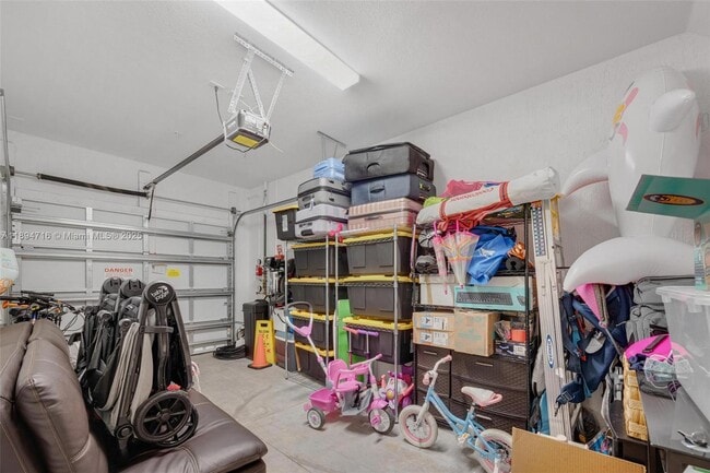 Building Photo - 156 SW 171st Ln