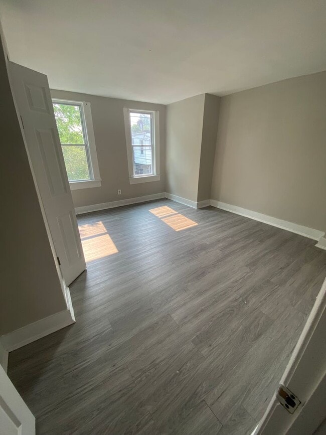 Building Photo - 351 Greenmount Ave