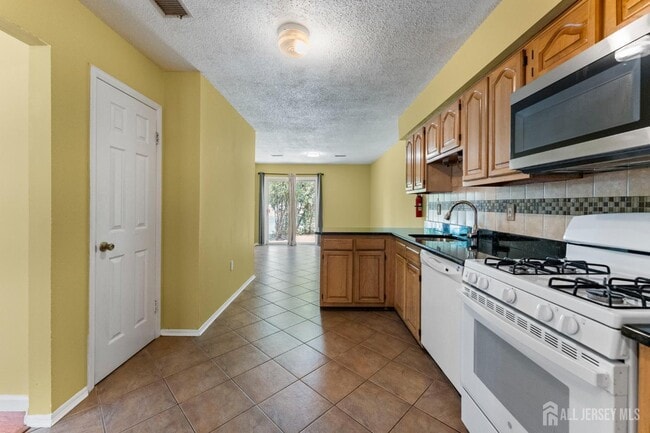 Building Photo - 36 Sassafras Ct