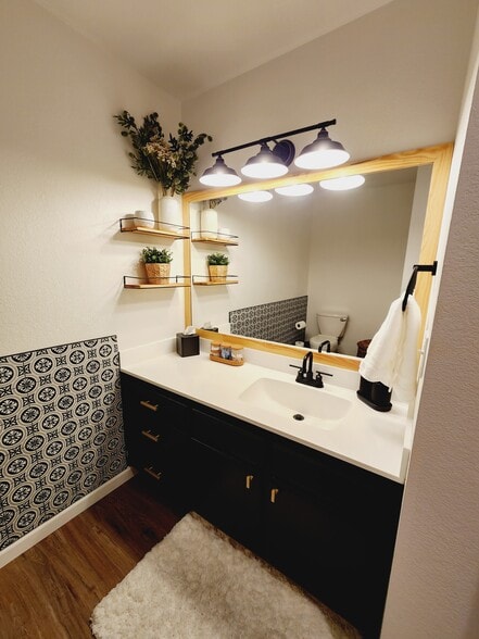 Master Bathroom - 155 S Canyon Diablo Rd