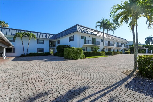 Building Photo - 333 Harbour Dr