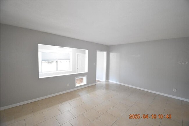 Building Photo - 400 S Comet Ave