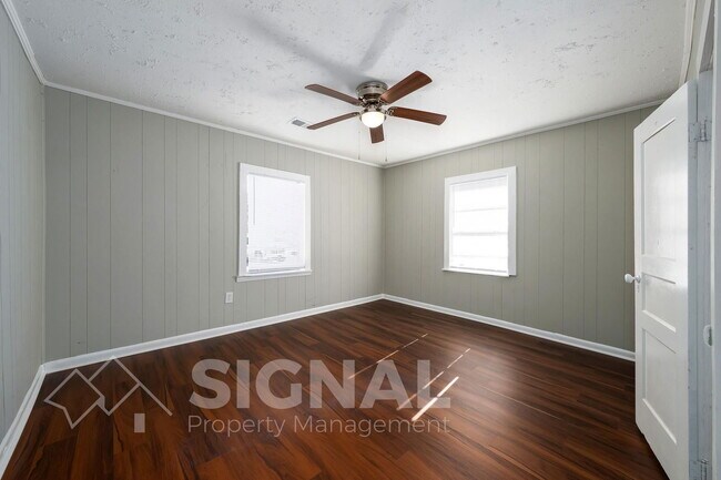 Building Photo - 2408 Fairfax Ave